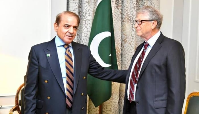 Prime Minister Shehbaz Sharif (left) gestures in meeting with co-chair of the Bill and Melinda Gates Foundation Bill Gates on the sidelines of the 77th session of UNGA, New York, September 22, 2022. — PID
