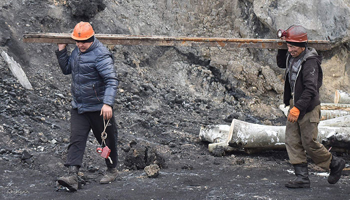Xinjiang’daki altın madeninde çöken 18 şahıs mahsur kaldı