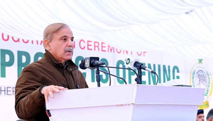 Prime Minister Muhammad Shehbaz Sharif addressing a ceremony organised in Dera Ismail Khan on December 26, 2022. — PID