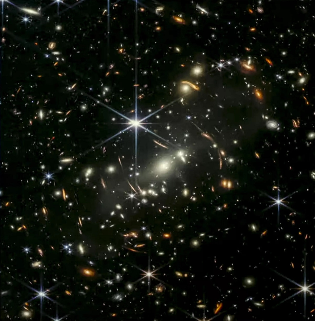James Webb Uzay Teleskobu'ndan alınan ilk kızılötesi görüntü.— AFP