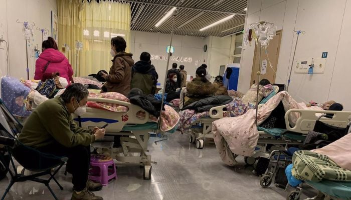 Gli ospedali di tutta la Cina sono stati sopraffatti da un afflusso di persone per lo più anziane.  —AFP/file