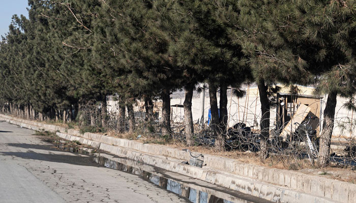 Kabil askeri havaalanı civarlarında meydana gelen patlamada fazlaca sayıda şahıs öldü, yaralandı