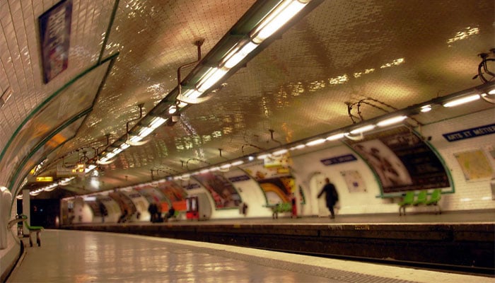 Tiket untuk mengamen: Musisi bersaing untuk tempat metro Paris
