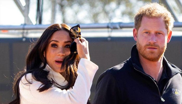 Meghan Markle insisted; to go with Prince Harry to see dying Queen