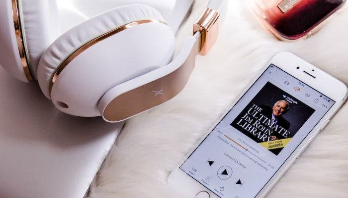 Akhir artis sulih suara?  Apple ‘diam-diam’ meluncurkan buku audio AI-read