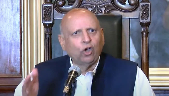 Former governor Chaudhry Muhammad Sarwar addressing a press conference in Lahore, on April 3, 2022. — YouTube/HumNewsLive