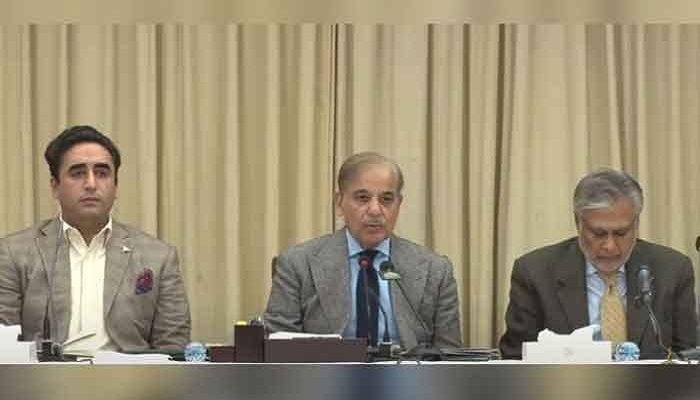 Foreign Minister Bilawal Bhutto-Zardari (L), Prime Minister Shehbaz Sharif (C) and Finance Minister Ishaq Dar (R). — YouTube screengrab