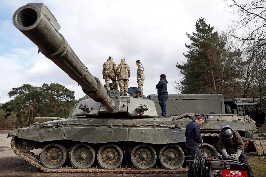 İngiltere, Challenger 2'leri Ukrayna'ya sağlayacağını söyleyerek Kiev'in aradığı ağır Batı tanklarını bağışlayan tek ülke oldu.— AFP/dosya