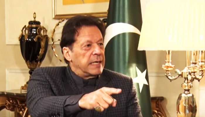 Imran Khan, Gen Bajwa’nın gönderi uzantısını ‘değiştirdiğini’ söylemiş oldu