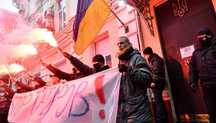 Fazlaca sayıda üst düzey Ukraynalı yetkili yolsuzluk iddiaları üstüne çekilme etti
