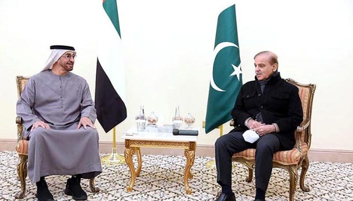 Prime Minister Shehbaz Sharif (right) photographed in a meeting with UAE president Mohammad Bin Zayed Al-Nahyan on January 25, 2023. — APP  UAE president drops clues on &#8216;huge investment&#8217; plans for Pakistan 1034179 6022216 UAE Pak meeting APP updates