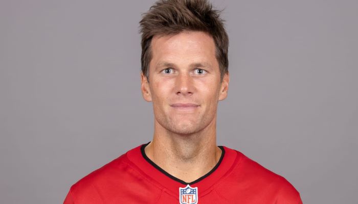 Tom Brady gets his 80 For Brady co-stars drop their jaws