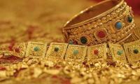 Gold tops Rs200,000 per tola as rupee extends rout