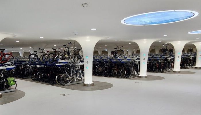 The building features 6,300 spaces for individual bicycles and 700 additional spaces for bike shares to help with the first or last mile of rail excursions. Twitter/@JenJJams