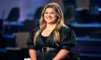 Kelly Clarkson Shares About Wardrobe Malfunction And Mishaps Onstage