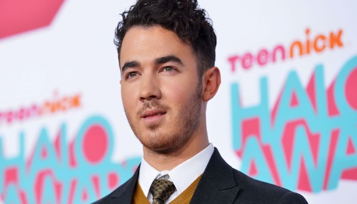 Kevin Jonas explains why he didnt move permanently to Los Angeles