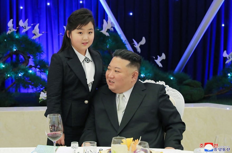 This picture taken on February 7, 2023 and released from North Korea´s official Korean Central News Agency (KCNA) on Fenruary 8, 2023 shows North Korean leader Kim Jong Un attending a banquet with his daughter is presumed to be Ju Ae to mark the 75th anniversary of the Korean People´s Army (KPA), in North Korea.— AFP