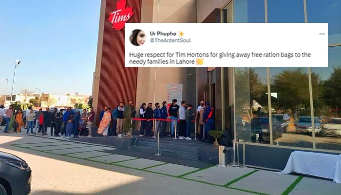 A picture showing long queue of people outside the Tim Hortons outlet. — Twitter/ @TheArdentSoul