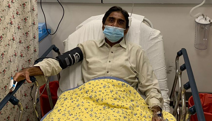 Pakistan’ın kriket efsanesi Javed Miandad hastaneye kaldırıldı