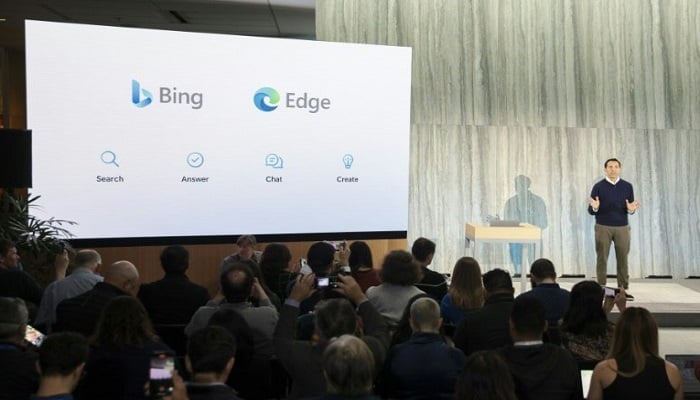 Pengguna awal chatbot yang dibangun Microsoft ke dalam layanan pencarian internet Bing telah berbagi pertukaran yang menunjukkan bahwa kecerdasan buatan dapat tampak mengancam atau kejam.  —AFP