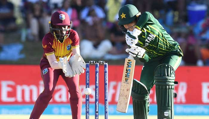 Pakistan T20 Dünya Kupası’nda geride kalırken Batı Hint Adaları kazanmıştır