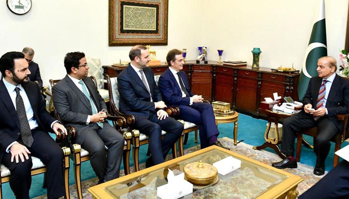 Delegasi firma keuangan global Rothschild & Co mengunjungi PM Shehbaz di Islamabad pada 20 Februari 2023. PID