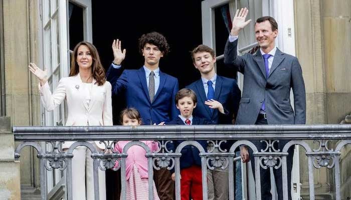 Датская королевская семья переезжает в США после спора о детских фамилиях?