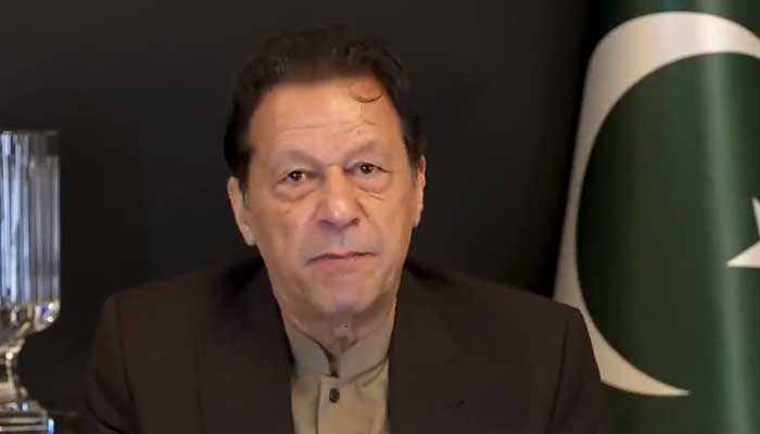 PTI Başkanı Imran Khan, 22 Şubat 2023'te yayınlanan bir video mesajında ​​konuşuyor. — Twitter/Imran Khan