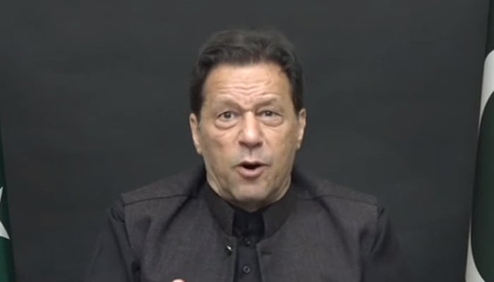 Imran Khan, kemer sıkma politikası sebebiyle PDM liderliğindeki hükümeti eleştiriyor