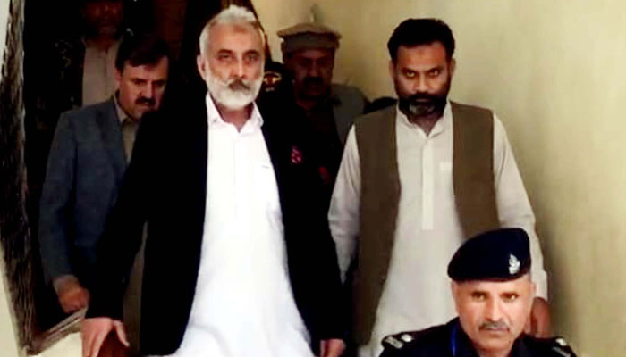 Balochistan Communication Minister Sardar Abdul Rehman Khetran leaving after court case hearing, in Quetta on February 23, 2023. — PPI
