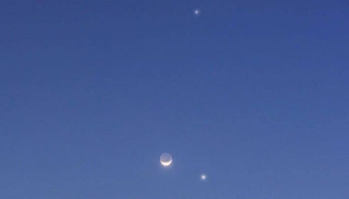 Image shows the rare celestial event where Venus, Jupiter, and Moon have come closer and are visible in the night sky. — Twitter/Arthur Morgan