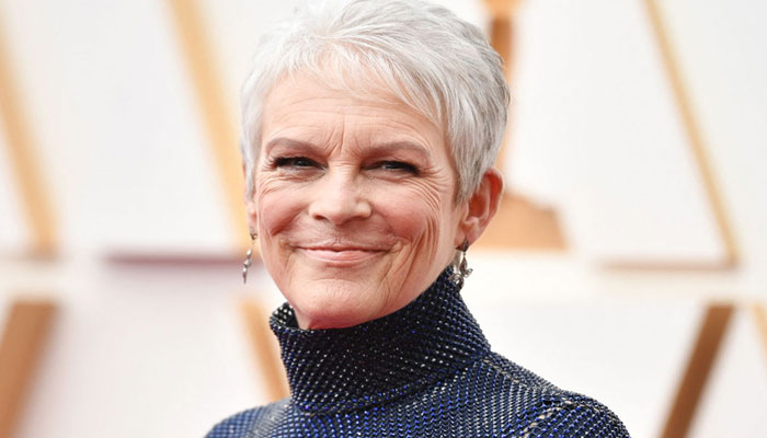 Jamie Lee Curtis pays tribute to movie star parents by wearing mothers wedding ring at the SAG Awards