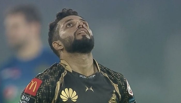 Muhammed Haris, Pakistan Süper Ligi'nin (PSL) sekizinci sezonunda bir maçta hayal kırıklığına uğramış görünüyor.  — Twitter/@iamharis63