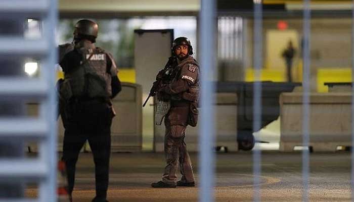 Bu tarihsiz fotoğrafta ABD'deki bir havaalanını koruyan ilk müdahale ekipleri.  — AFP/Dosya