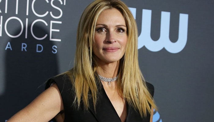 Julia Roberts costs Universal $6M: Shakespeare in Love producer