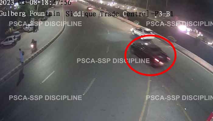 (6:47 PM) Vehicle crosses Siddique trade center 