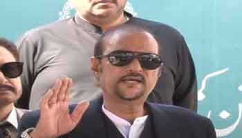 Advocate Babar Awan speaks to media persons ahead of the PTI election rally in Lahore. — Screengrab/Geo.tv