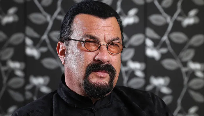 Steven Seagal calls himself ‘one million per cent’ Russian after getting award from Putin