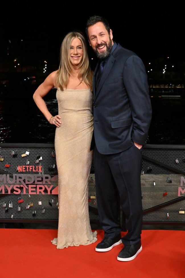 Jennifer Aniston sets red carpet on fire in gold gown at ‘Murder Mystery 2’ photocall in Paris