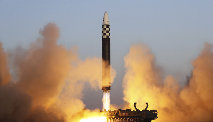 Şimal Kore Doğu Denizi’ne balistik roket fırlattı