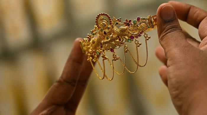 Gold rate sees massive decline in Pakistan