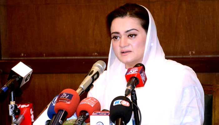 Federal Minister for Information and Broadcasting Marriyum Aurangzeb addresses a press conference in Lahores Model Town on March 18, 2023. — APP