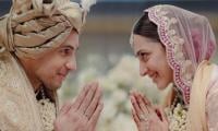 Kiara Advani, Sidharth Malhotra serve couple goals at Bollywood Hungama Style Icon Awards 