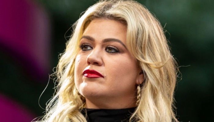 Kelly Clarkson shares good news with fans