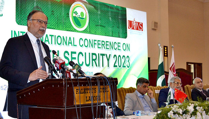 Minister for Planning and Development Ahsan Iqbal addressing an international conference organised by UVAS Lahore on March 14, 2023. APP