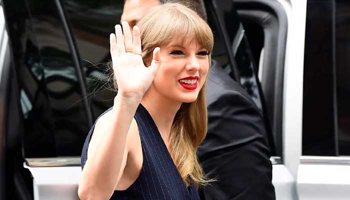 Taylor Swift attracts massive praise for her sweet gesture to a young fan during live show