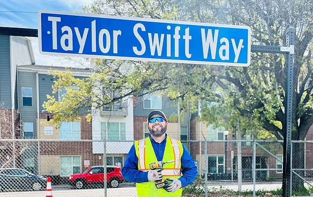 Taylor Swift receives major honor in Arlington, city installs ‘Taylor Swift Way’ street sign
