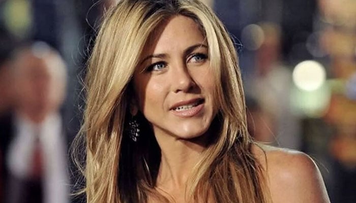 Jennifer Aniston shocks people with audacity to follow anti-Meghan page despite criticism