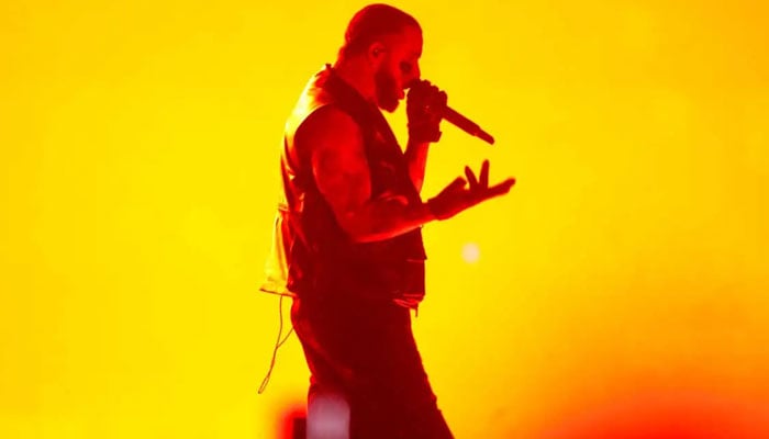 Drake lashes out at AI covers, calls it final straw