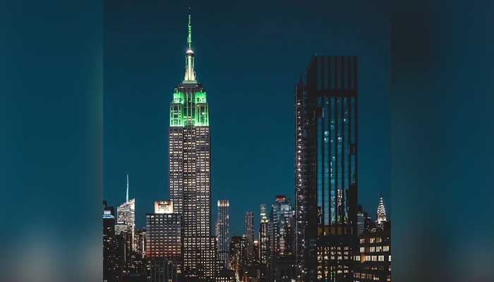 NYC’deki Empire State Binası Ramazan Bayramı için yeşil renkte yanıyor